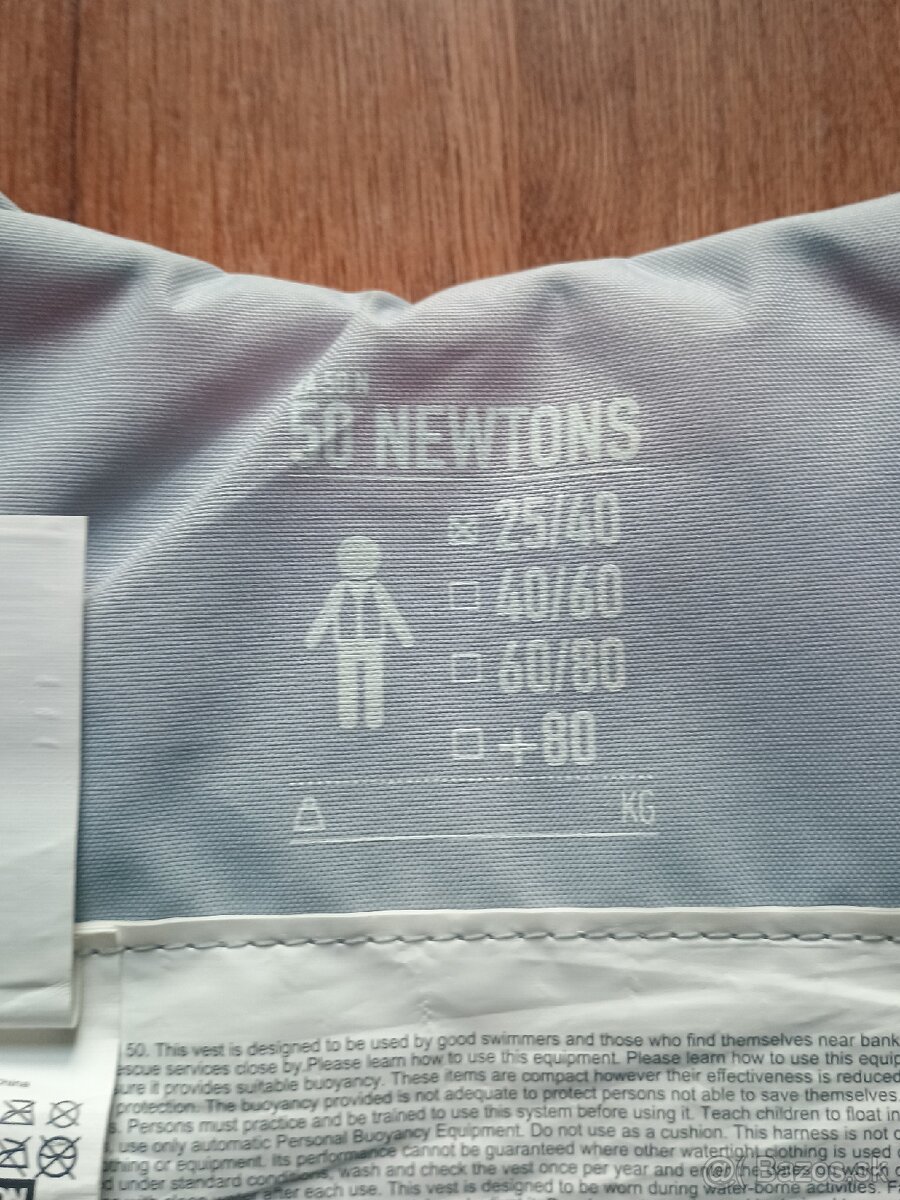 VESTA NA PLÁVANIE DETSKÁ 25-40KG - 2