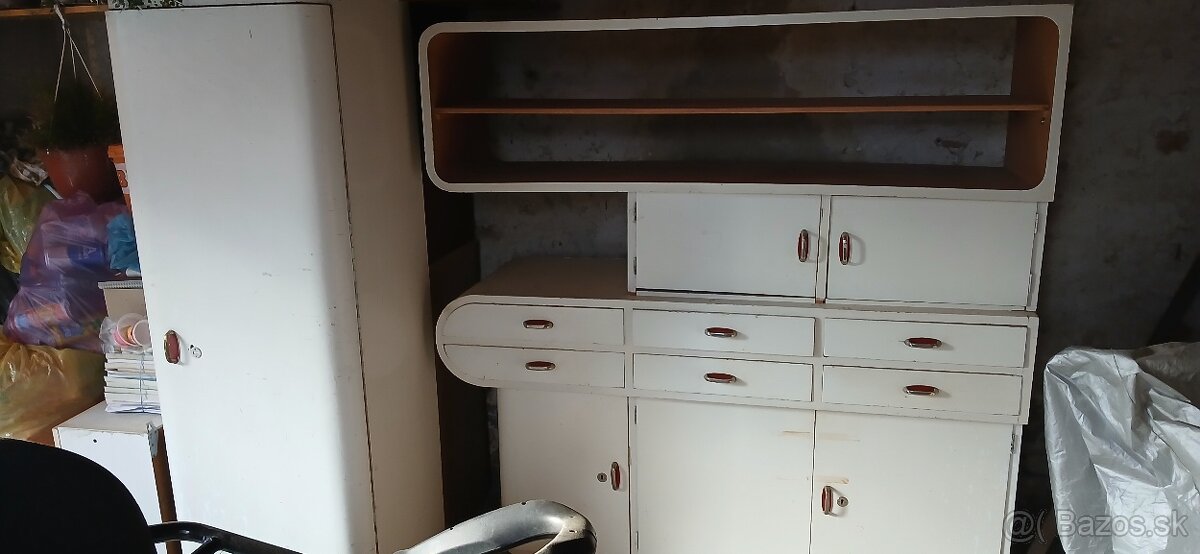 Predam stary kredenc - 2