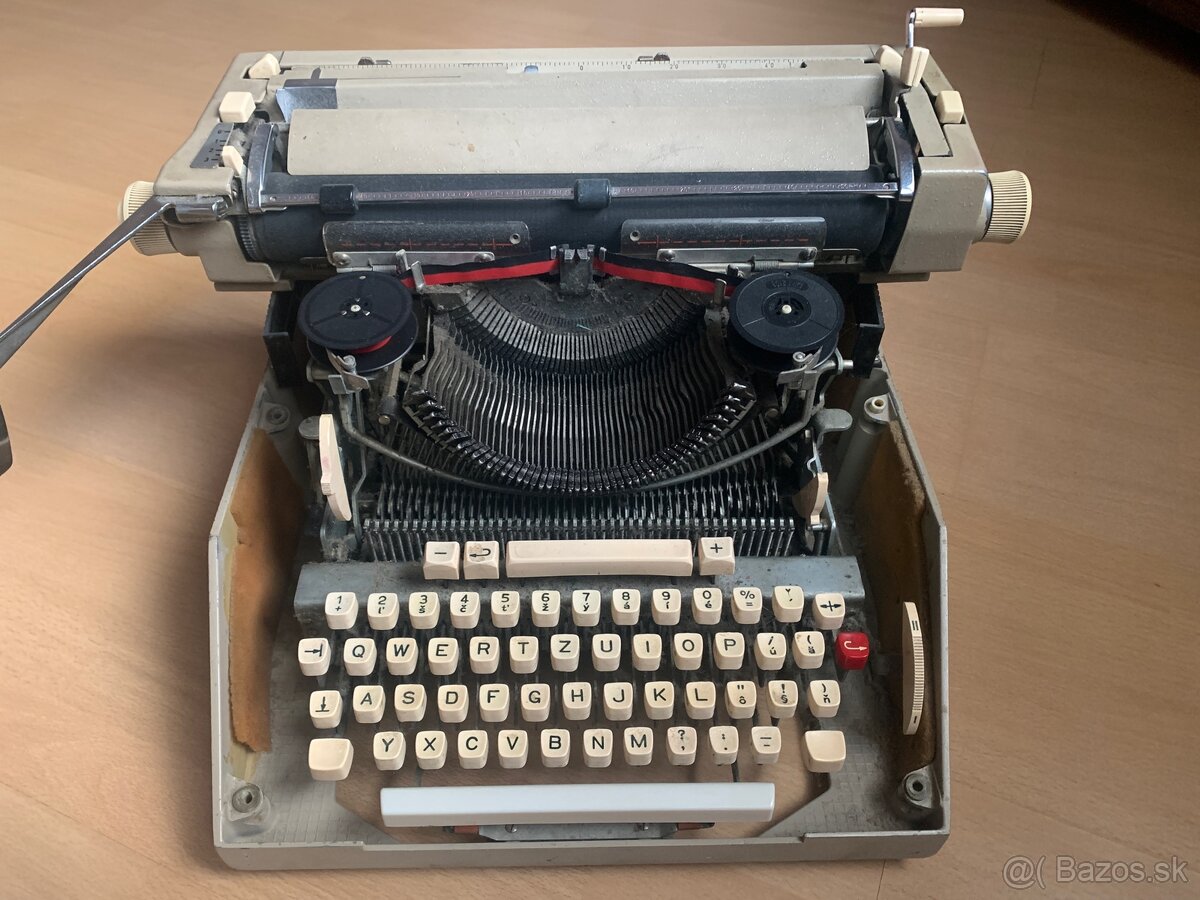 Pisaci stroj Consul - 2