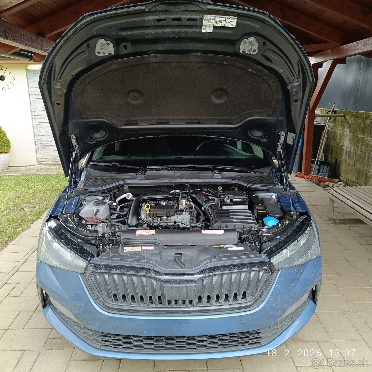 Vzpery kapoty Škoda Scala - 2