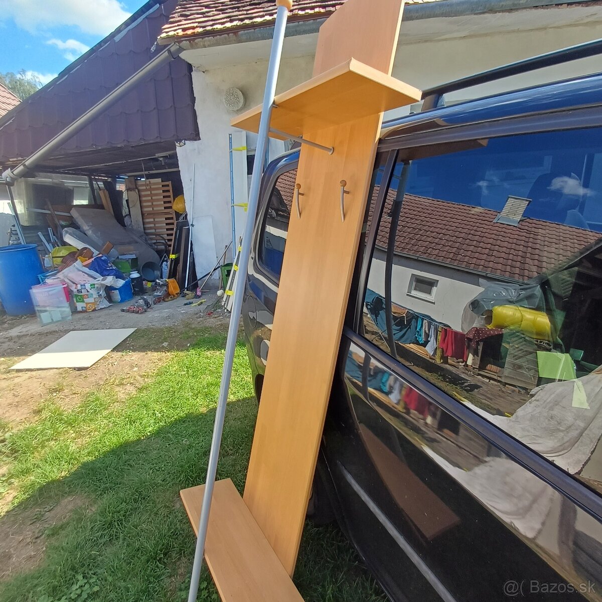 Vešiak na stenu - 2