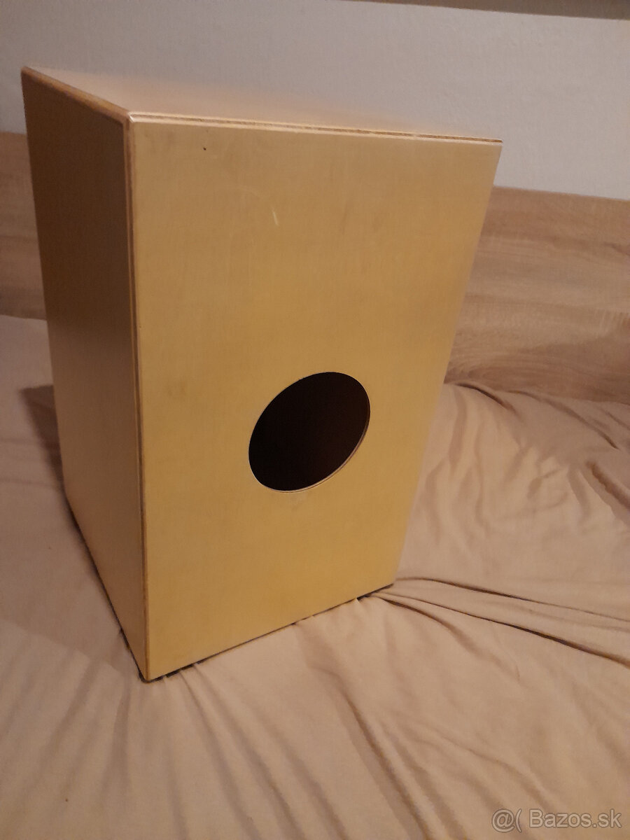 CAJON zo strunníkom - 2