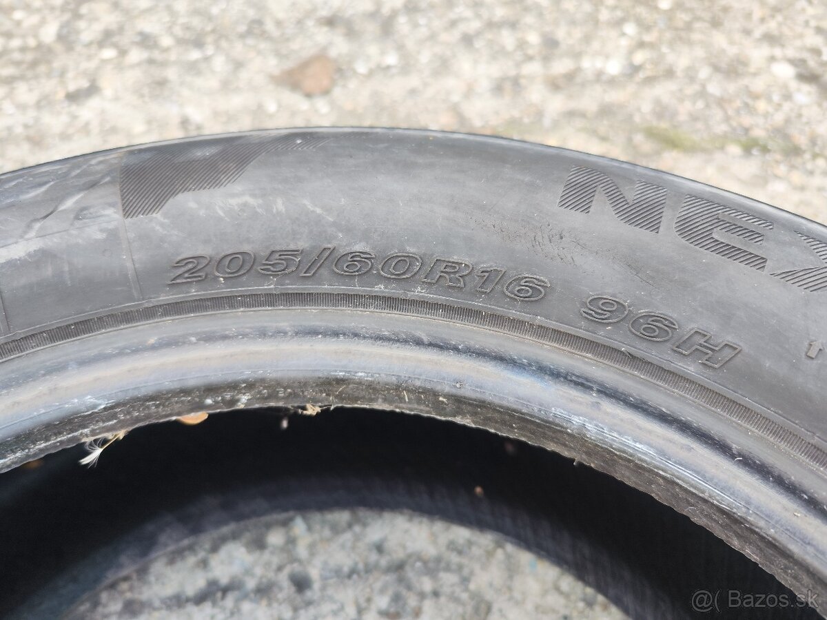 Pneu 205/60 R16 Nexen - 2