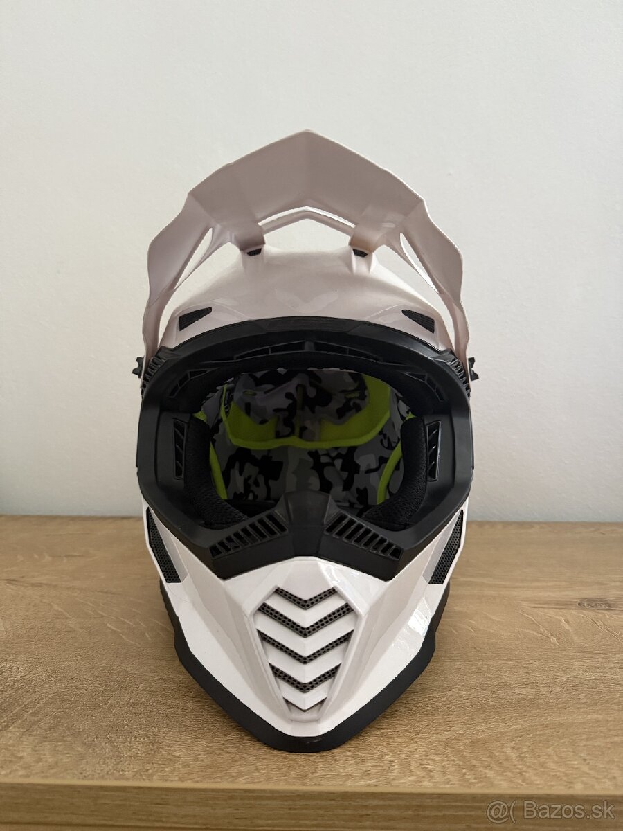 Motocross prilba