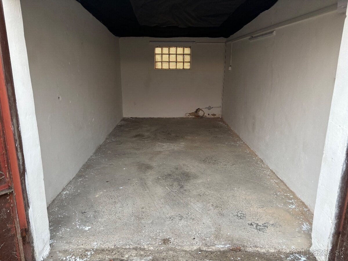 Predám garáž na sídlisku Boriny v D. Strede - 2