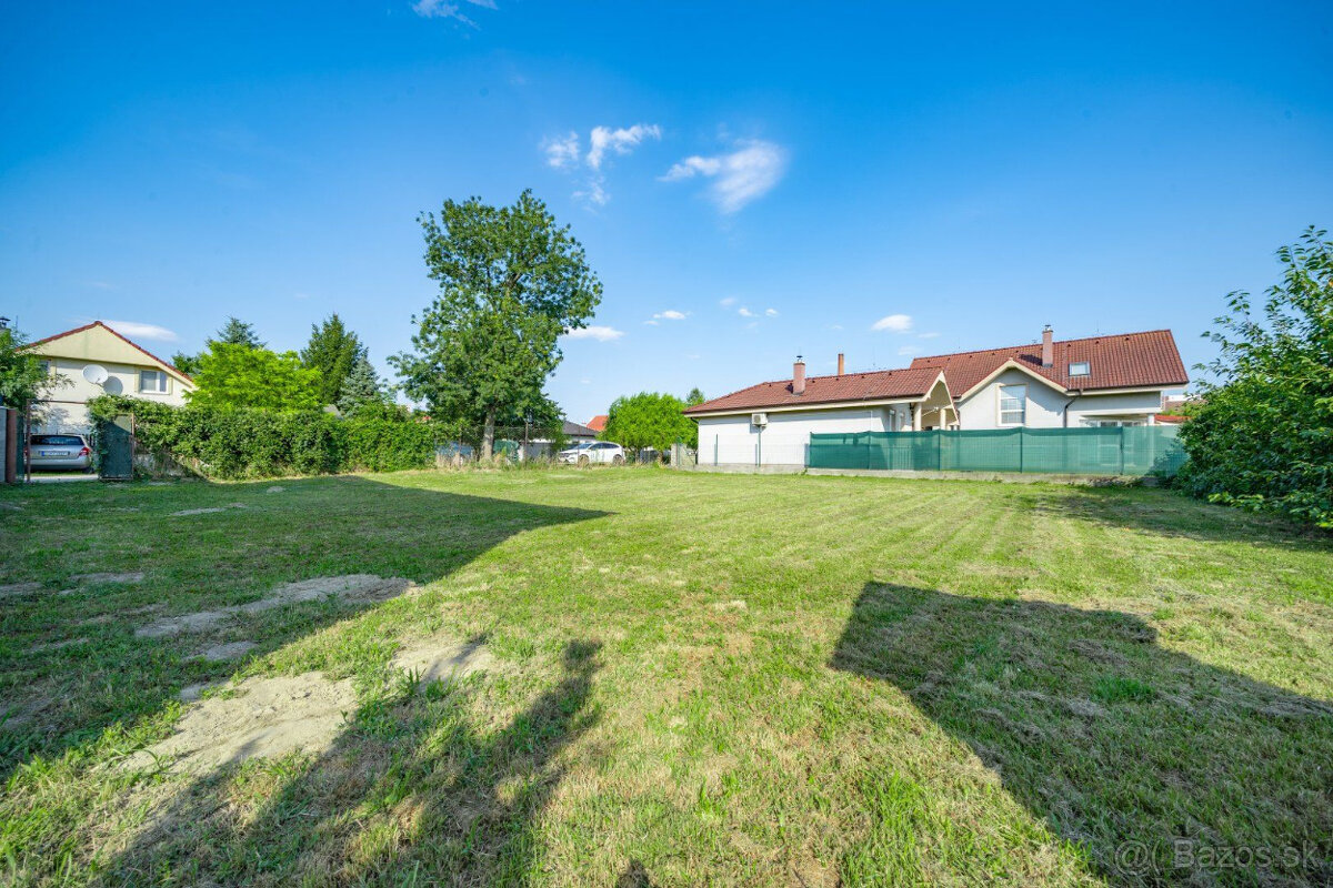 ŠAMORÍN-LUXUSNÝ POZEMOK 448m² IBA 500m OD ABSOLÚTNEHO CENTRA - 2