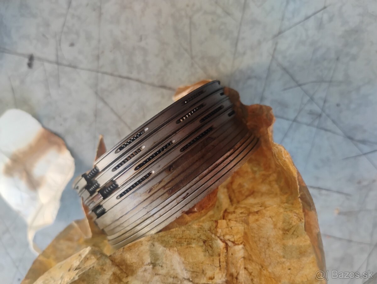 Predám nové diely Dacia 1300 r.v. 1972 - 2