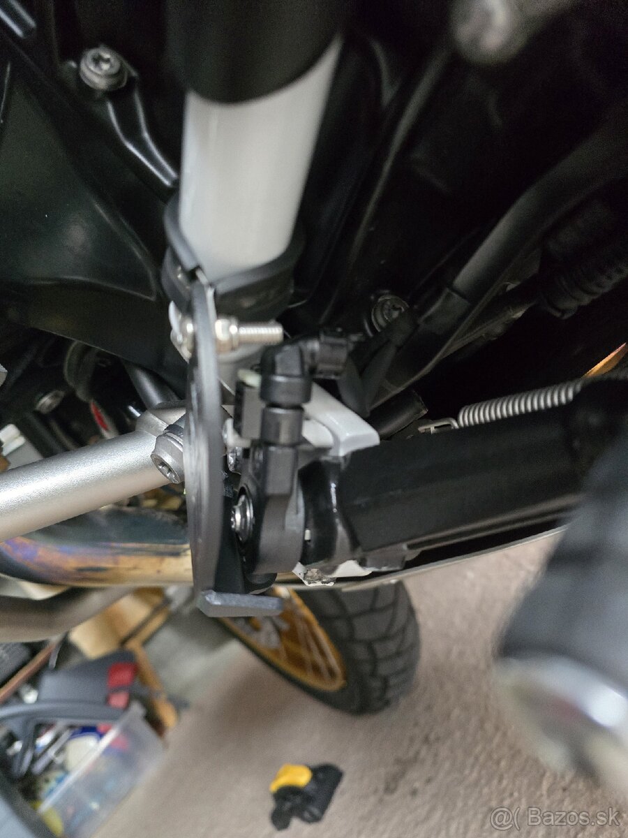 Chranic snimaca bocneho stojana BMW r 1250 gs - 2