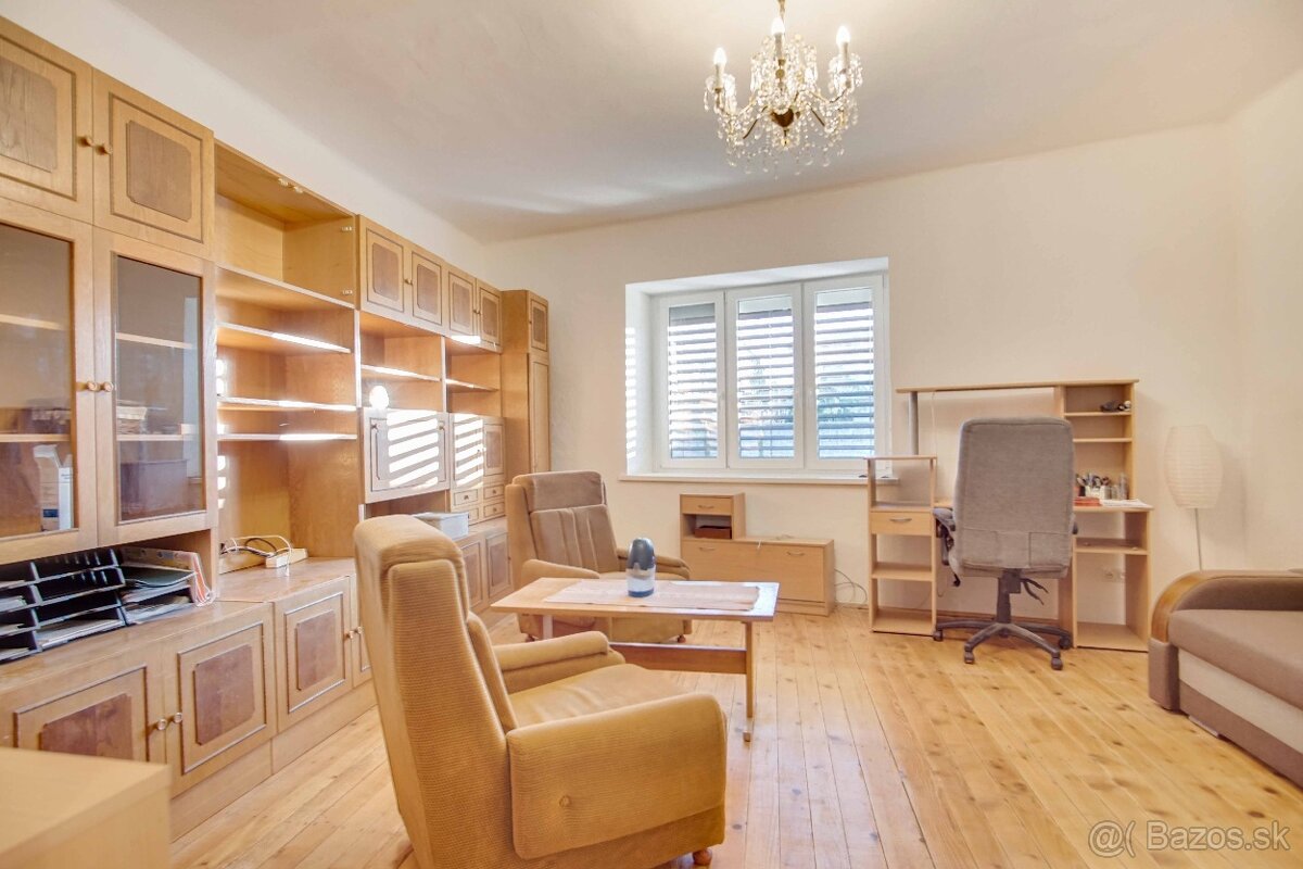 Rodinný dom s garážou na ul. Pod kopcom, Nové Zámky, 649m2 - 2