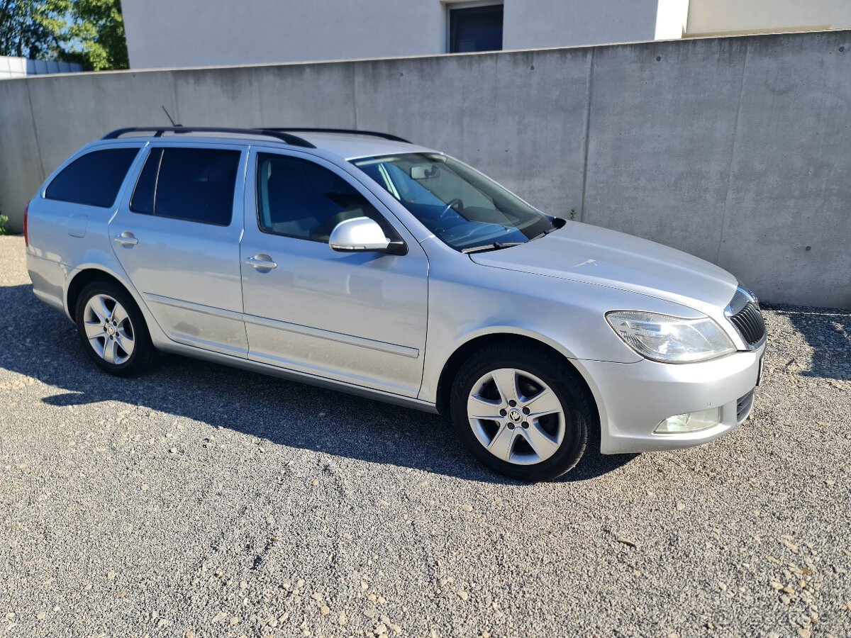 Škoda Octavia Combi 1.6 TDI CR DPF Elegance DSG - 2