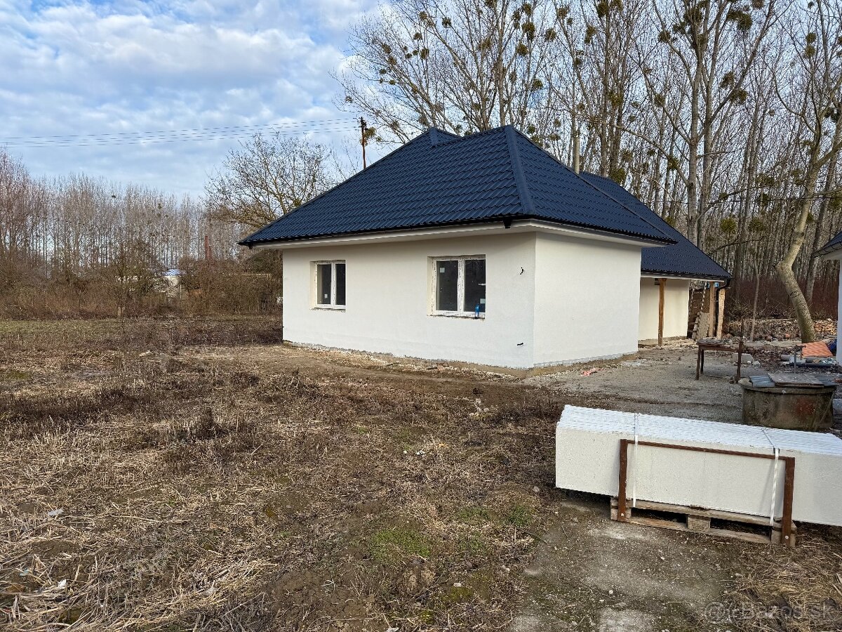 Predám rodinný dom s pozemkom - 2