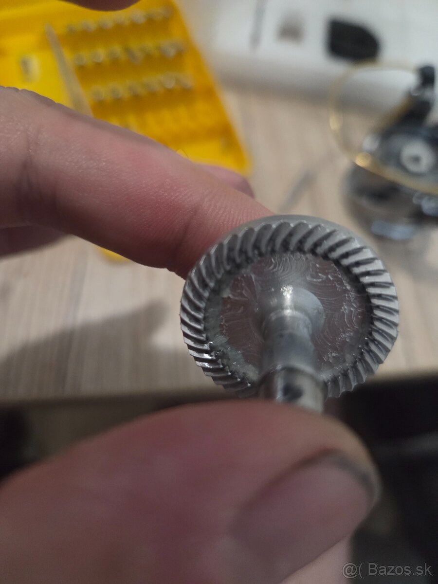 Predám navijak shimano vanquish 16 c3000 - 2