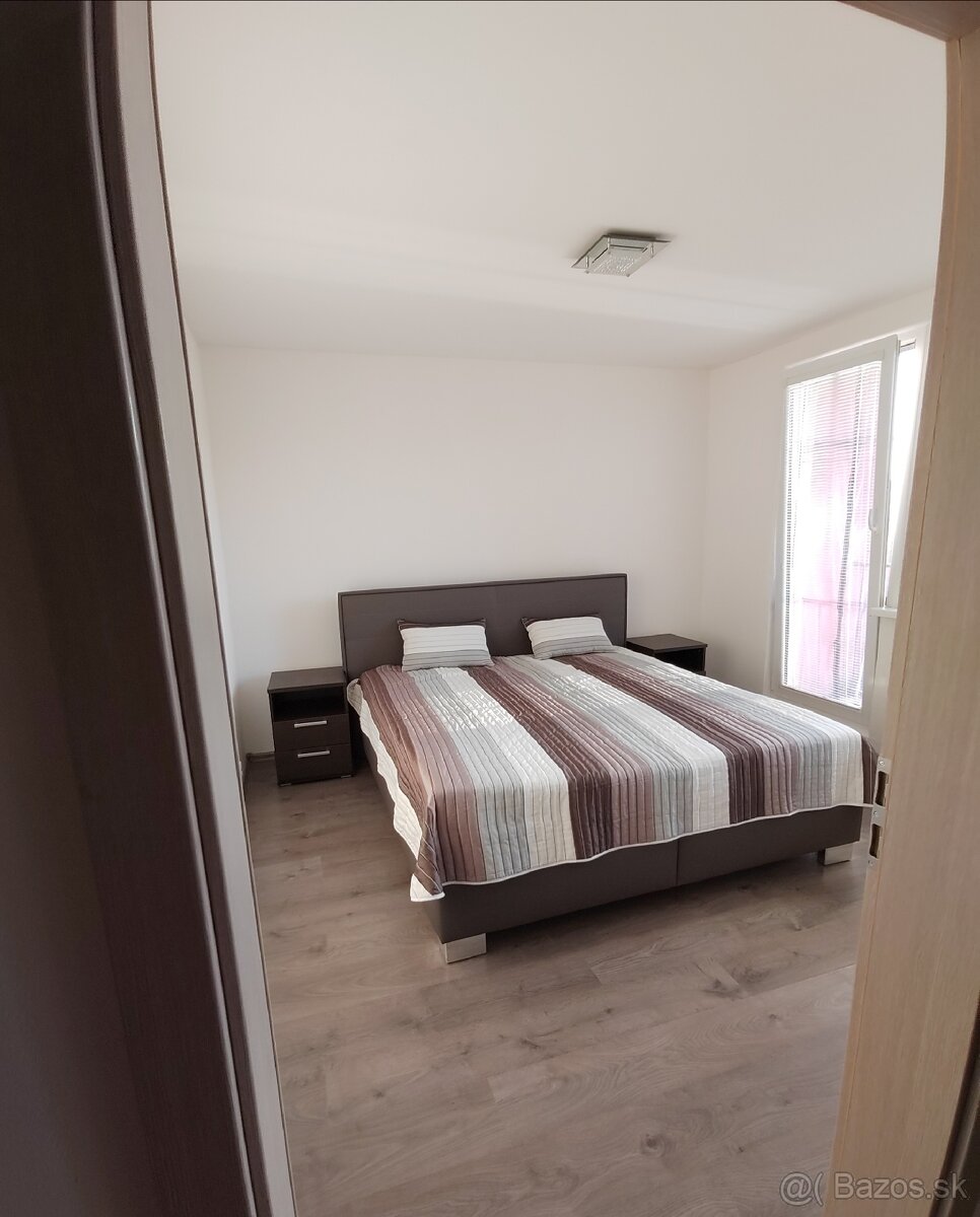Prenájom - 3 izbový byt - 2
