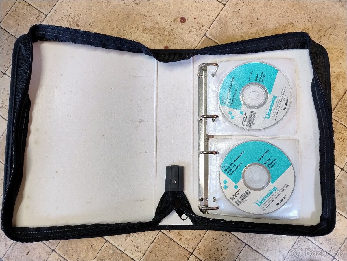 Retro softvér Microsoft Server (9 originálnych CD v zakladač - 2