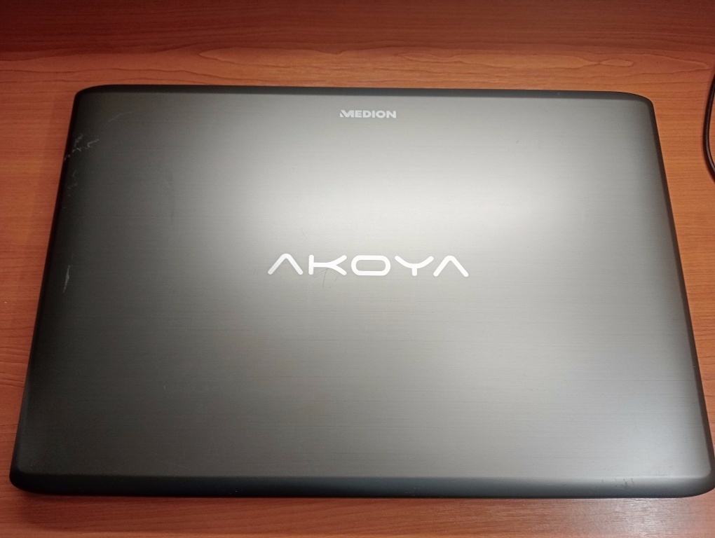 MEDION AKOYA E7226 ,WINDOWS 10,bez baterky , 17,3"displej - 2