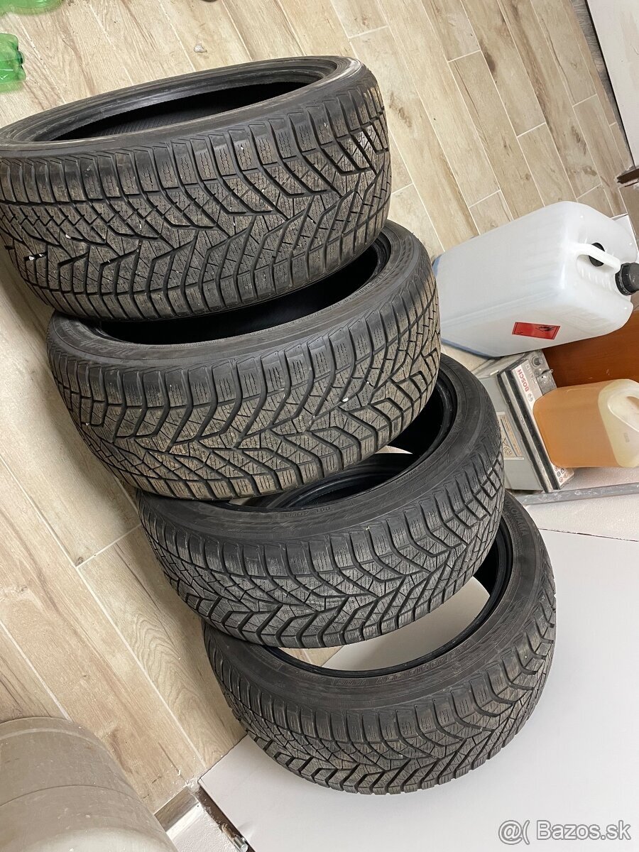 235/40 R18 Zimne Yokohama - 2
