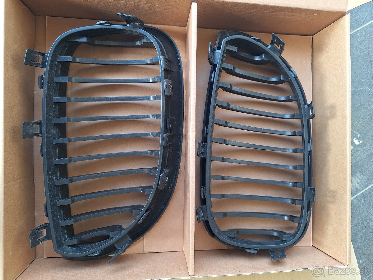 Predna maska čierna - ladvinky BMW E60 - 2