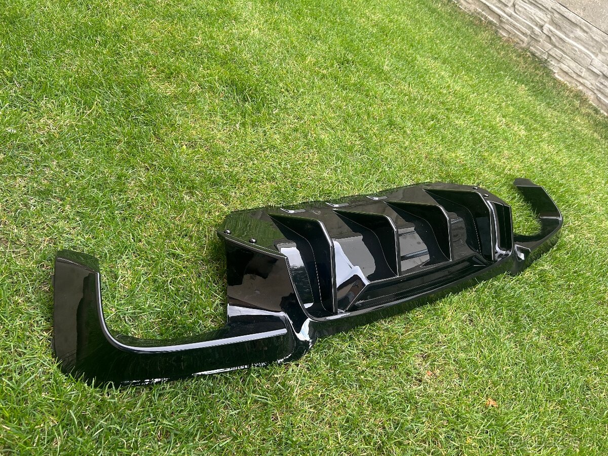 Competition Difuzor na M-paket naraznik pre F10/F11 BMW 5 - 2