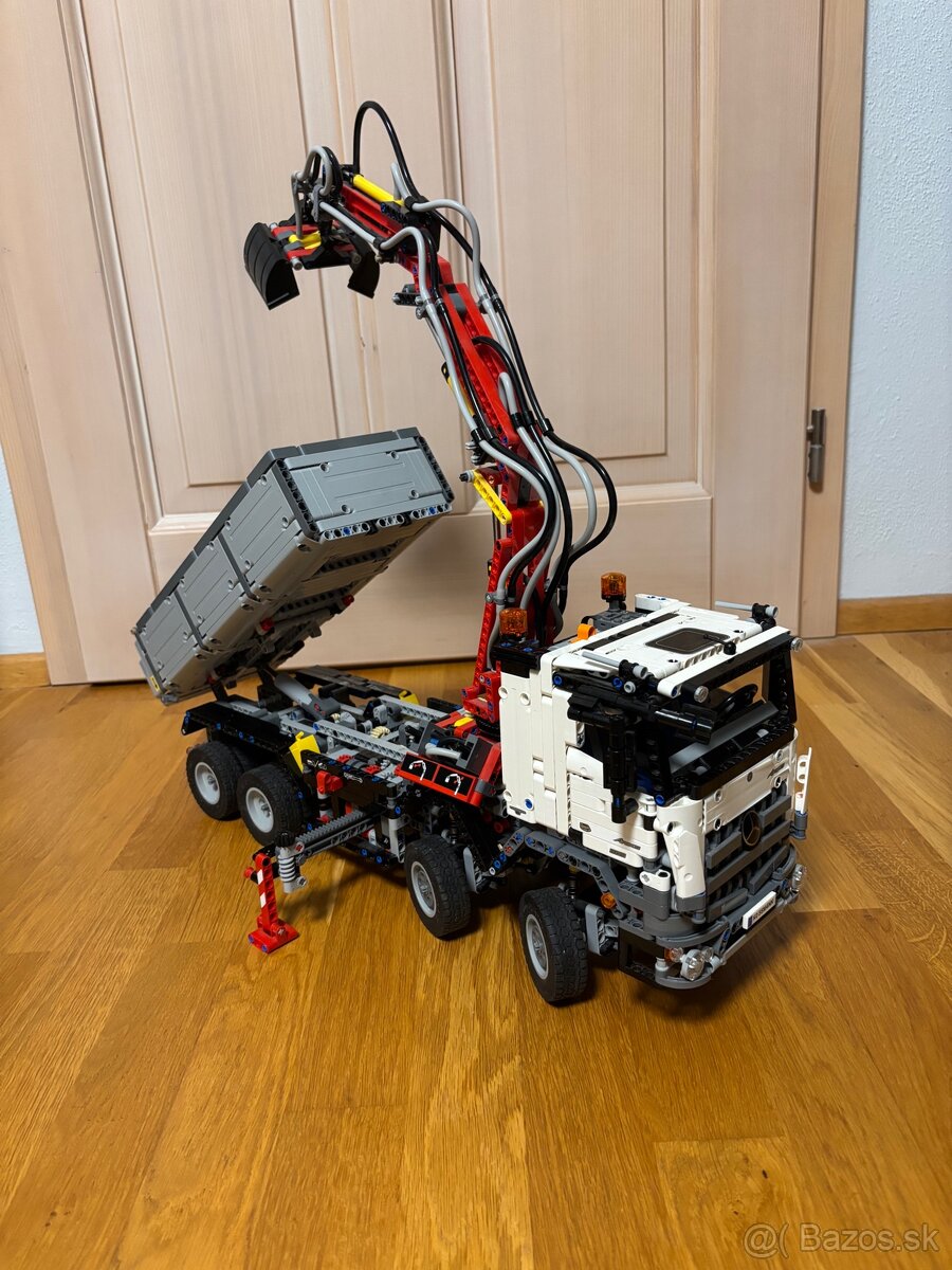 Lego 42043 - Mercedes Benz Arocs 3245 (krabica + návod) - 2