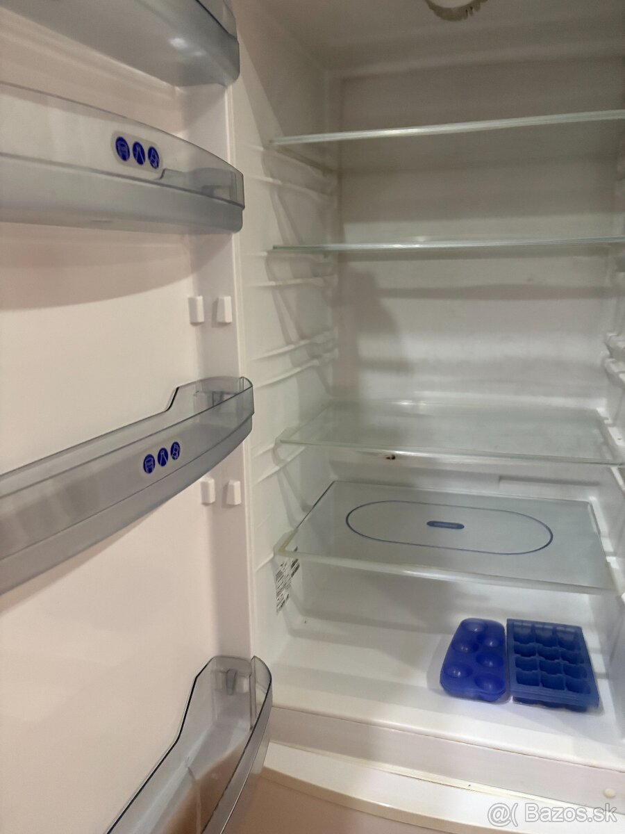 Chladnička s mrazničkou - 2