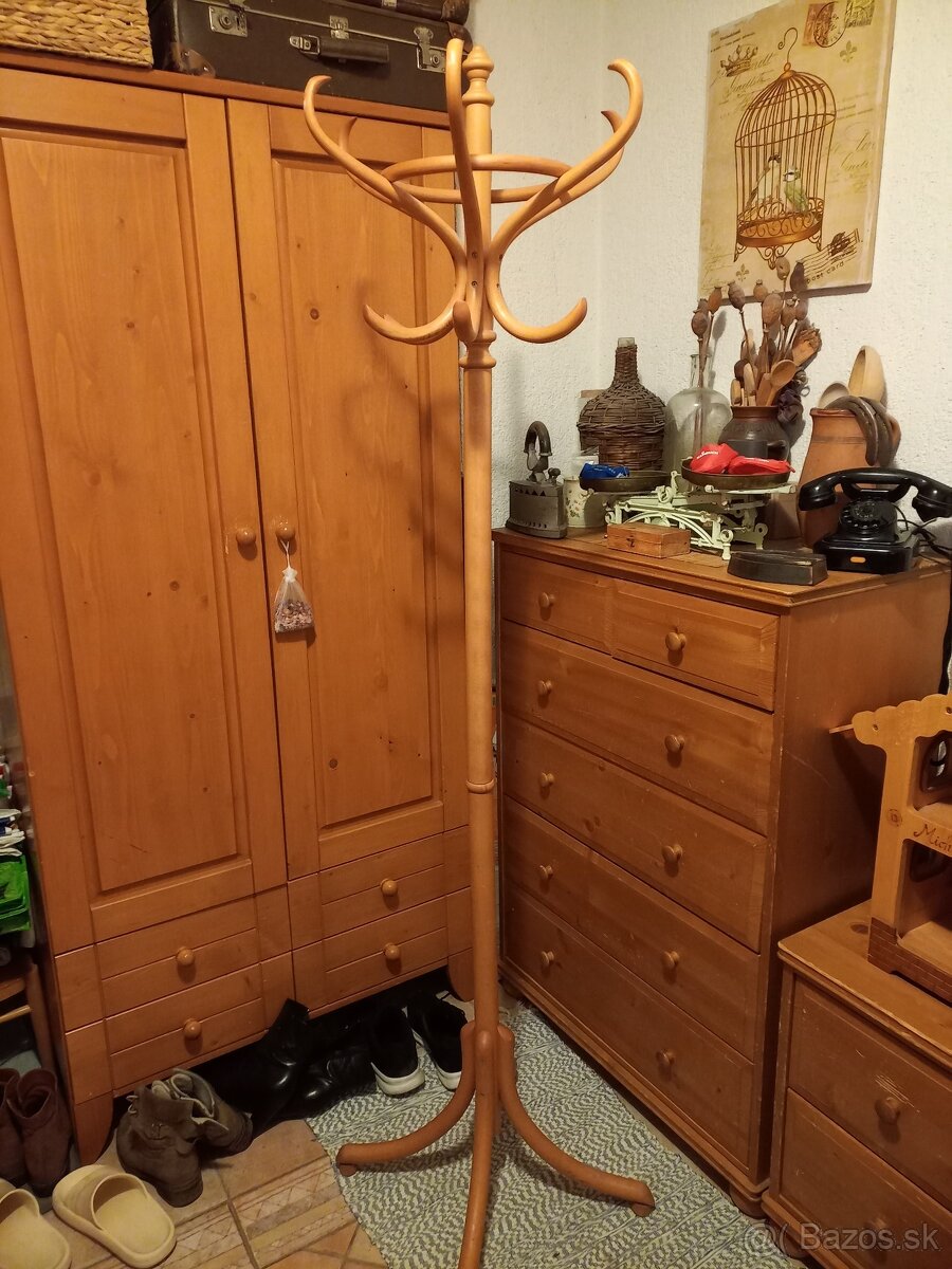 Nemý sluha a vešiak - 2