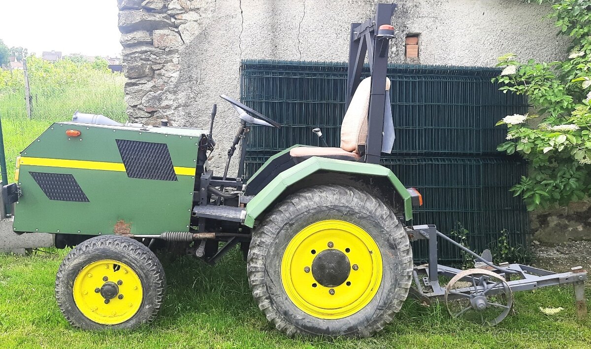 Traktor, malotraktor s pluhom - 2