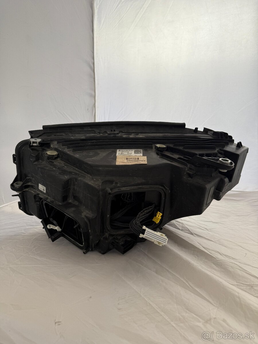 Predám svetlo Mercedes Benz GLC - 2