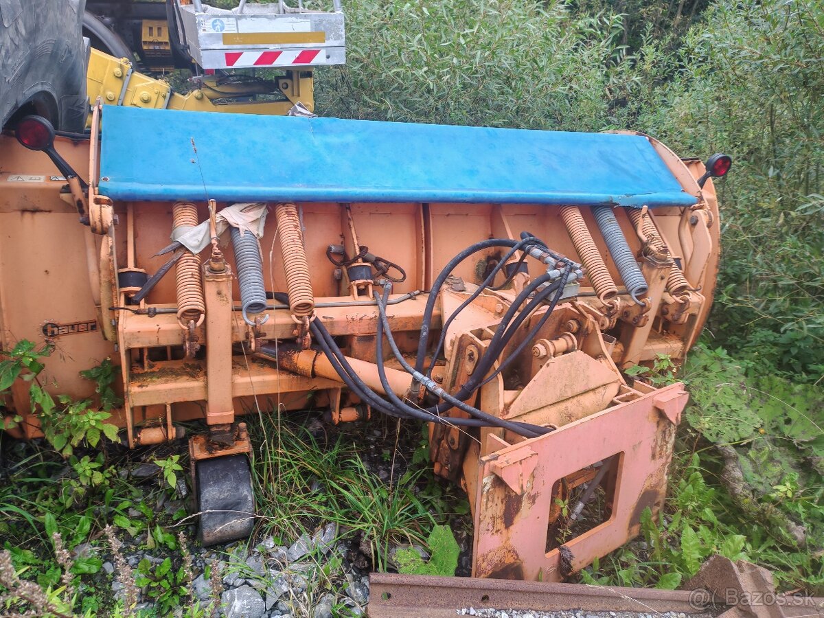 snežny pluh Mercedes Unimov - 2