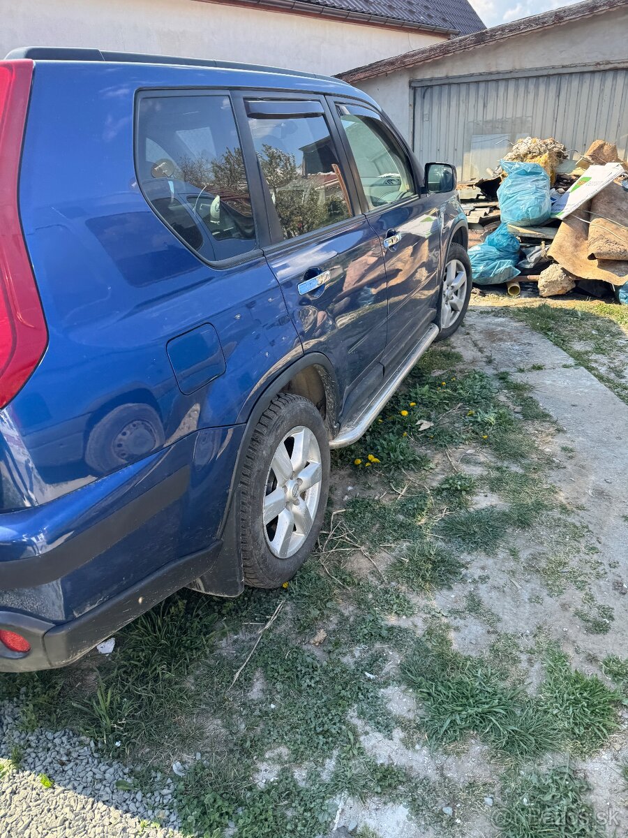 Nissan xtrail 2.0d - 2