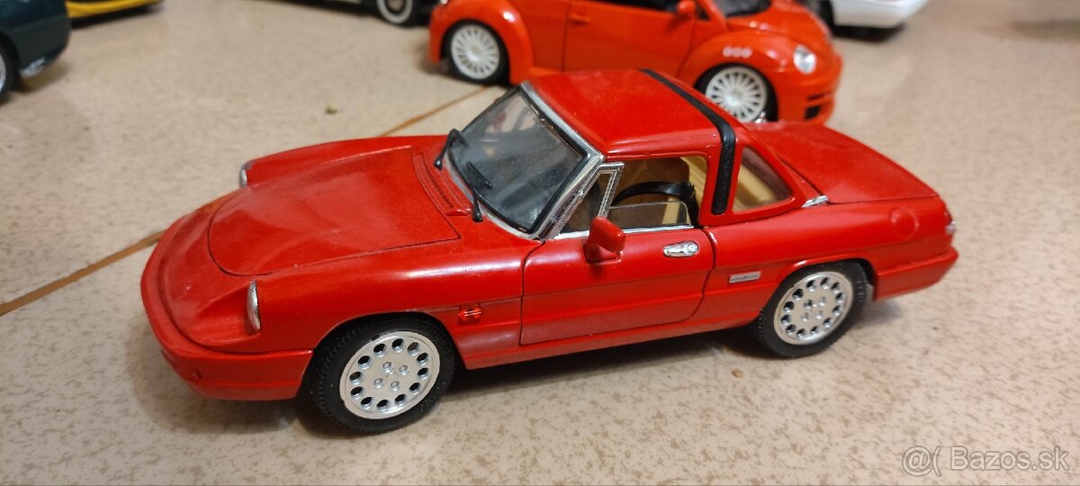Alfa Romeo 1/18 - 2
