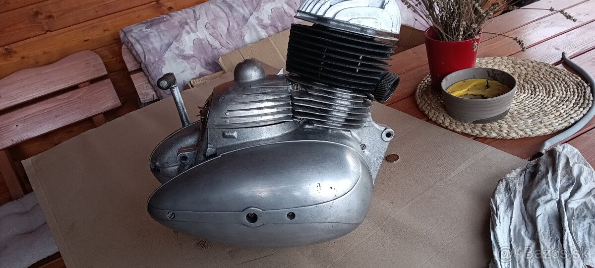 Jawa 250/353 polbubon motor - 2
