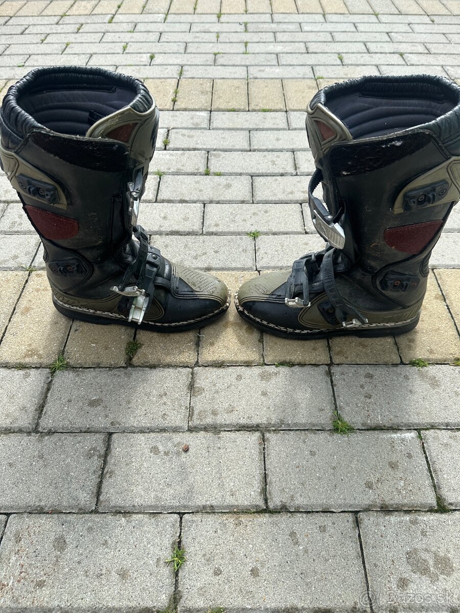 Predám motocross čižmy - 2