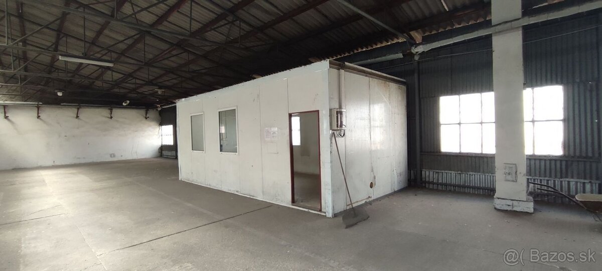 NA PRENÁJOM – SKLADOVÁ HALA 3000 m² V GALANTE, STRÁŽENÝ AREÁ - 2