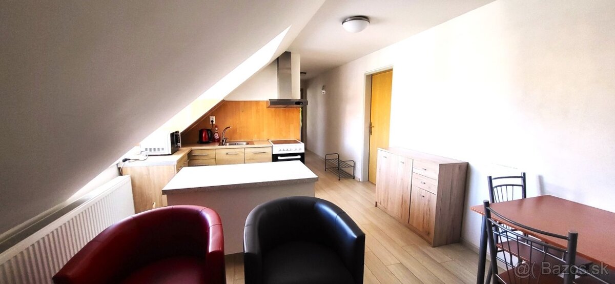 2-izbový byt v centre mesta Vráble na prenájom - 2