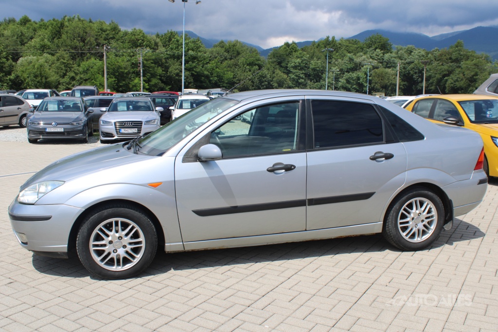 Ford Focus 1,6 i 74 kW SEDAN - 2