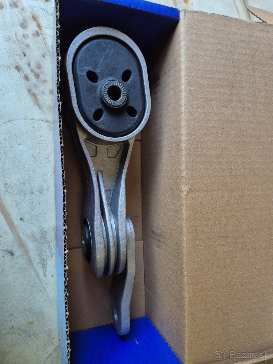 Spodny silenblok motora - 2