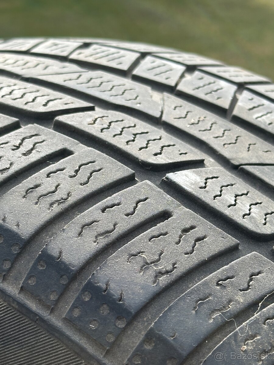 Contonental Wintercontact 215/55/R17 - 2