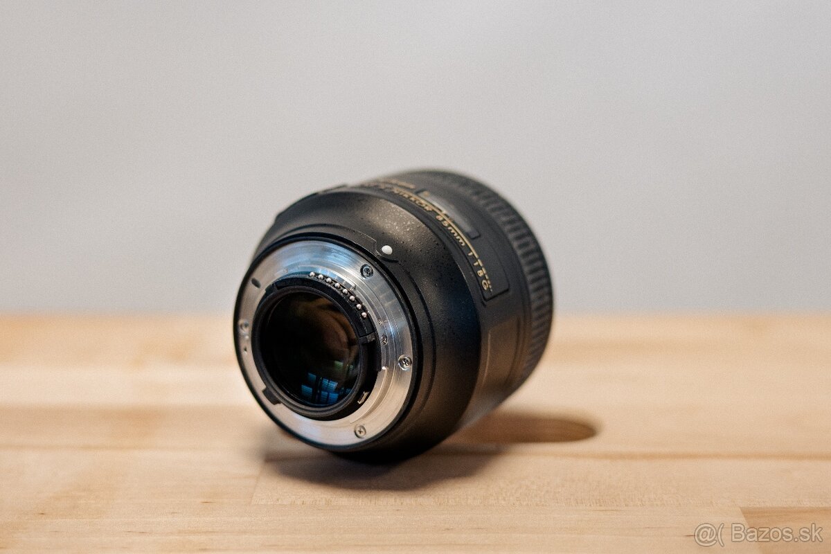 Nikon AF-S Nikkor 85mm f/1.8G - 2