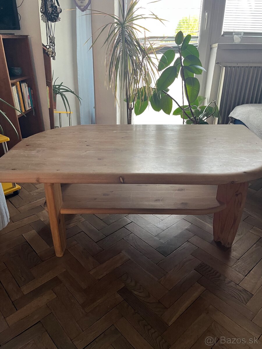 Masivny stol - 2