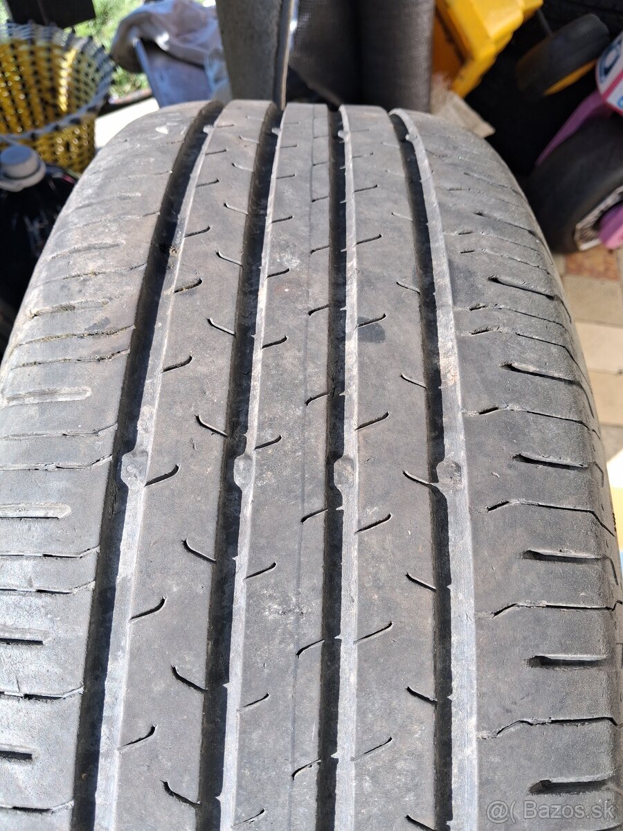 Predám letné gumy continental 215/65 r 17 - 2