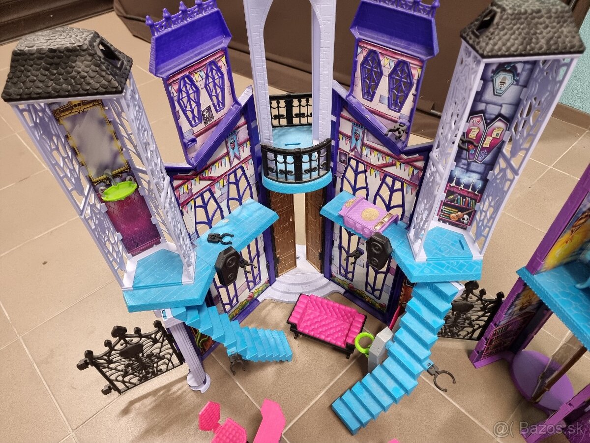 Monster High Strašidelná škola/hrad - 2
