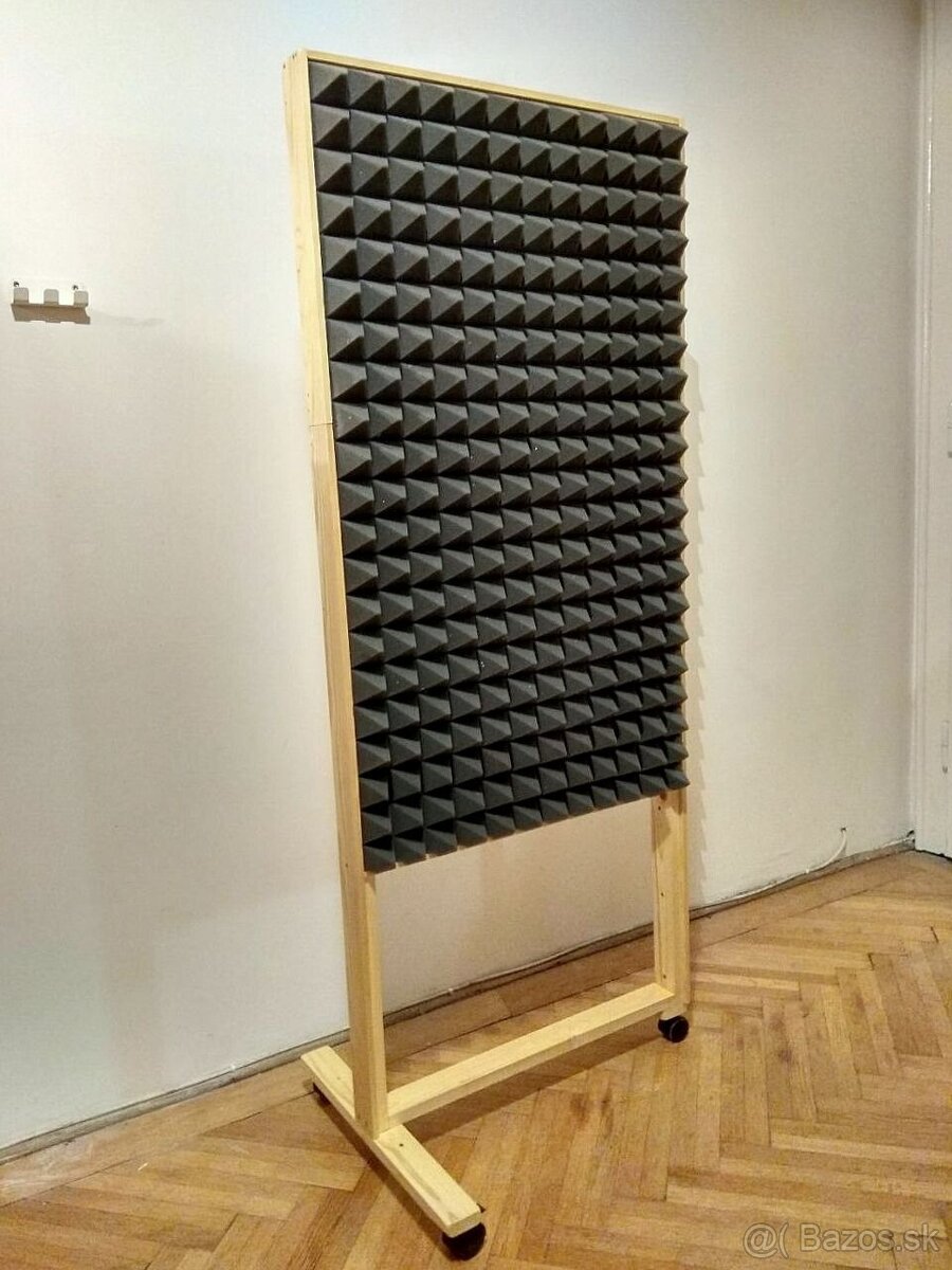 Predám akustický paravan na kolieskach. - 2
