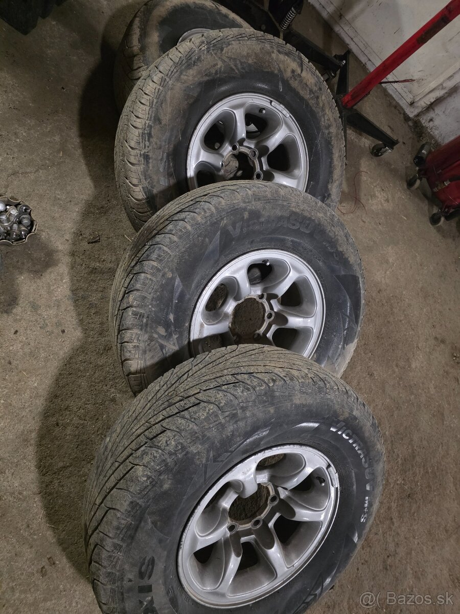 Kolesa Mitsubishi Pajero 265/70 R15 - 2