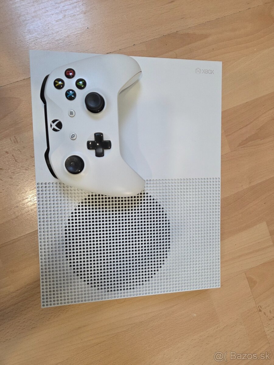 XBox One S - 2