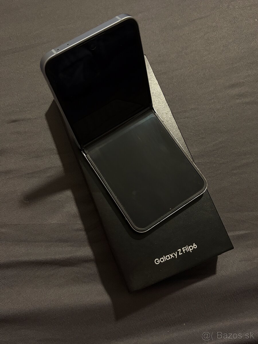 Predám Samsung Galaxy Z Flip6 256GB modrý - 2