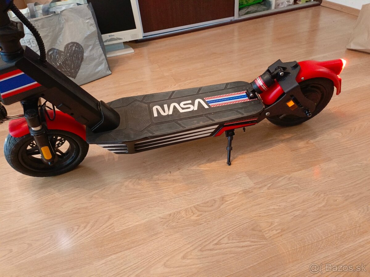 Elektrická kolobežka NASA earth 10-15 čierna - 2