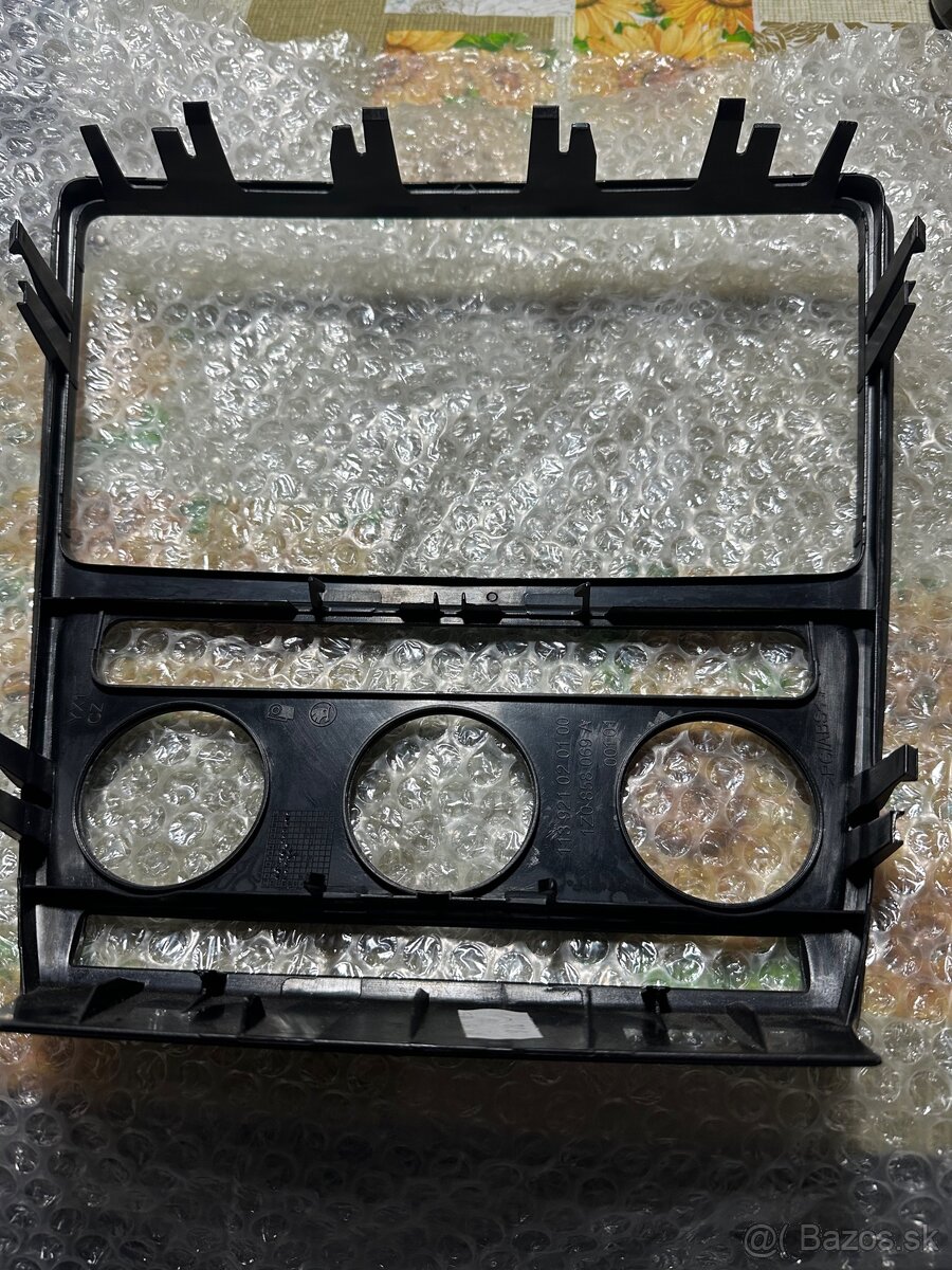 Rámček spinača klimatizacie a navigacie - 2