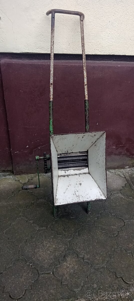 Mlynček na hrozno - 2