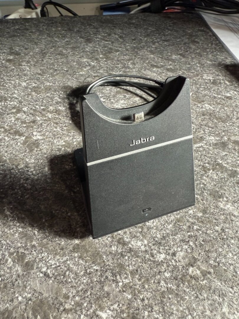 Nabíjací stojan Jabra E75 pre headsety – model DIV010 - 2