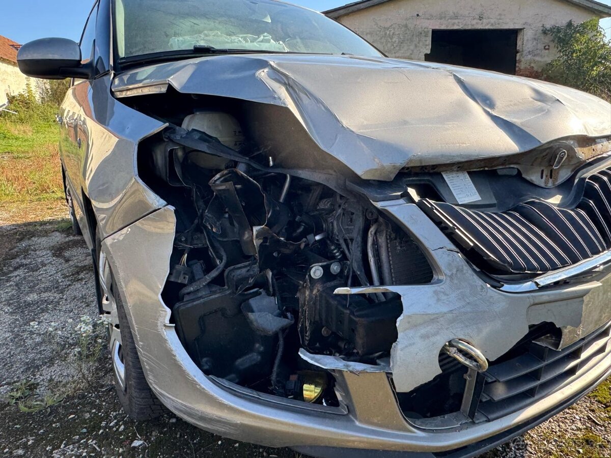 ŠKODA FABIA II 1.6 TDI, 66 KW, R. 2012 NA NÁHRADNÉ DIELY - 2